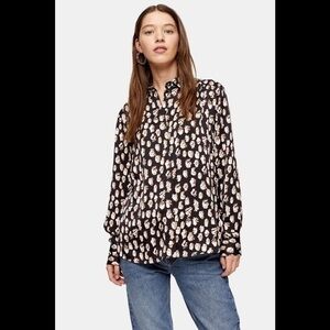 NWT TOPSHOP Black And White Print Satin Blouse